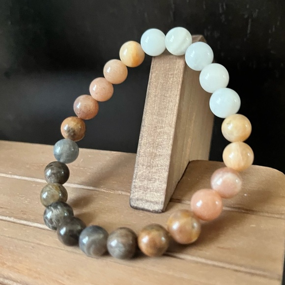 Moonstone With Sunstone Natural Stone Crystal 8mm Round Beaded Stretch Bracelet - Picture 1 of 7